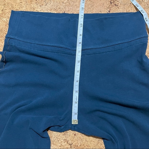 Queen Of Hearts Clothing Bhakti Capri Pants Sz S - Picture 16 of 16